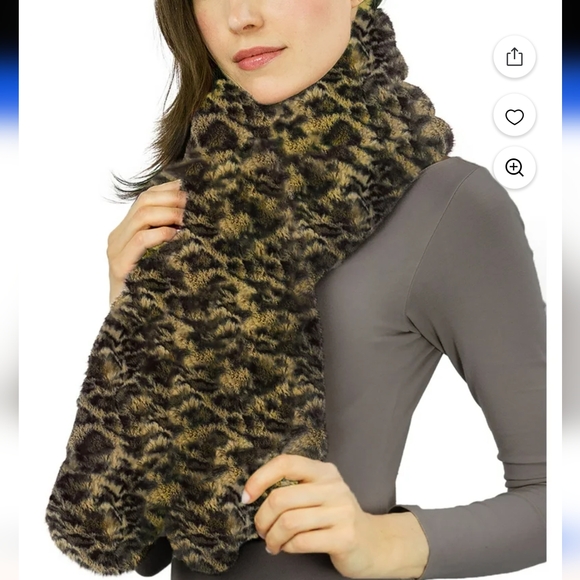 Adrienne Vittadini Faux Fur Scarf in Black and Brown - Picture 5 of 5